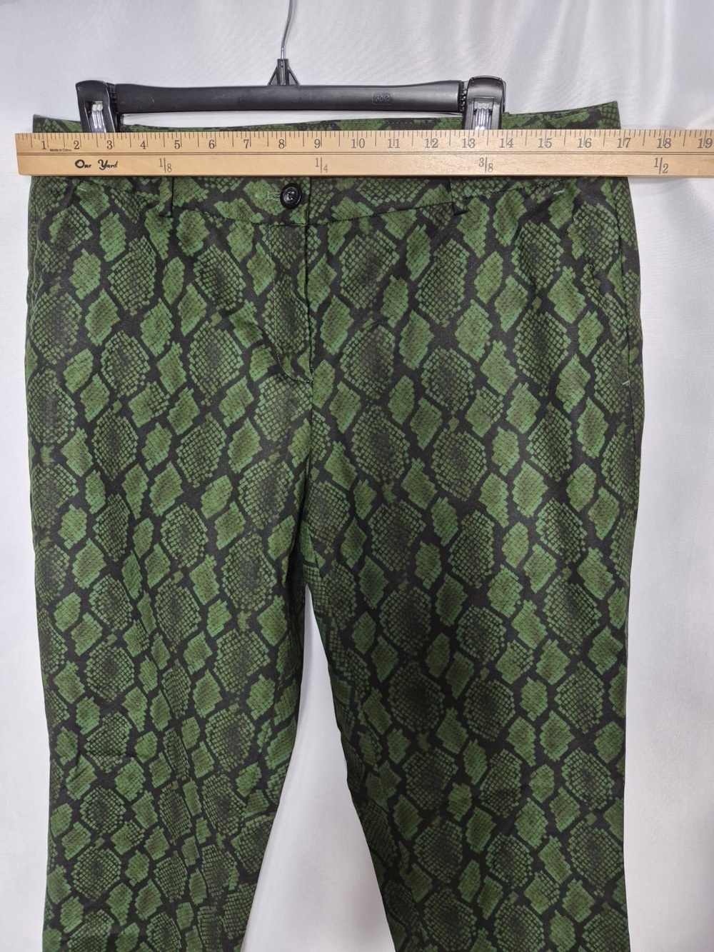 Michael kors Green Snake Print Men Pants size 10 pre owned Exellent condition - Picture 10 of 15